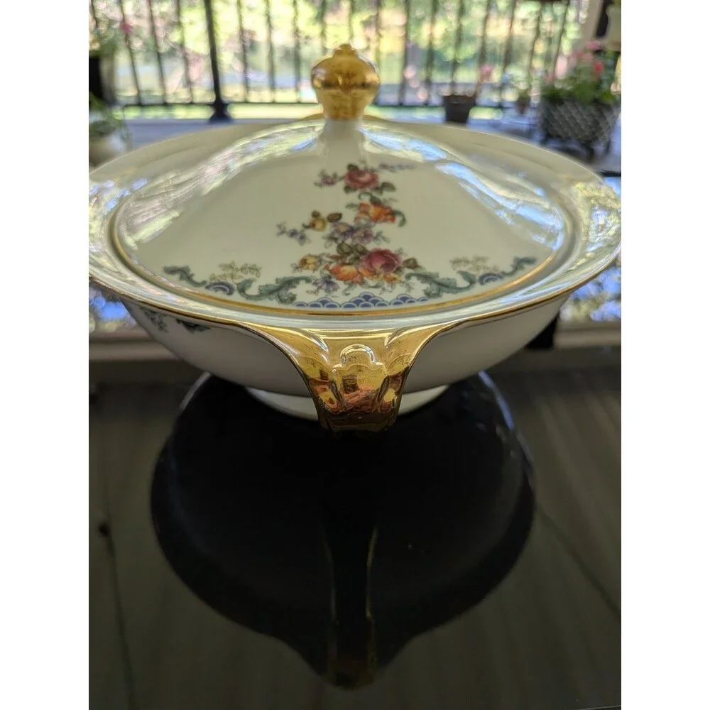 Royal Bayreuth Franklin Bone China Round Covered Vegetable Bowl Romantic Floral